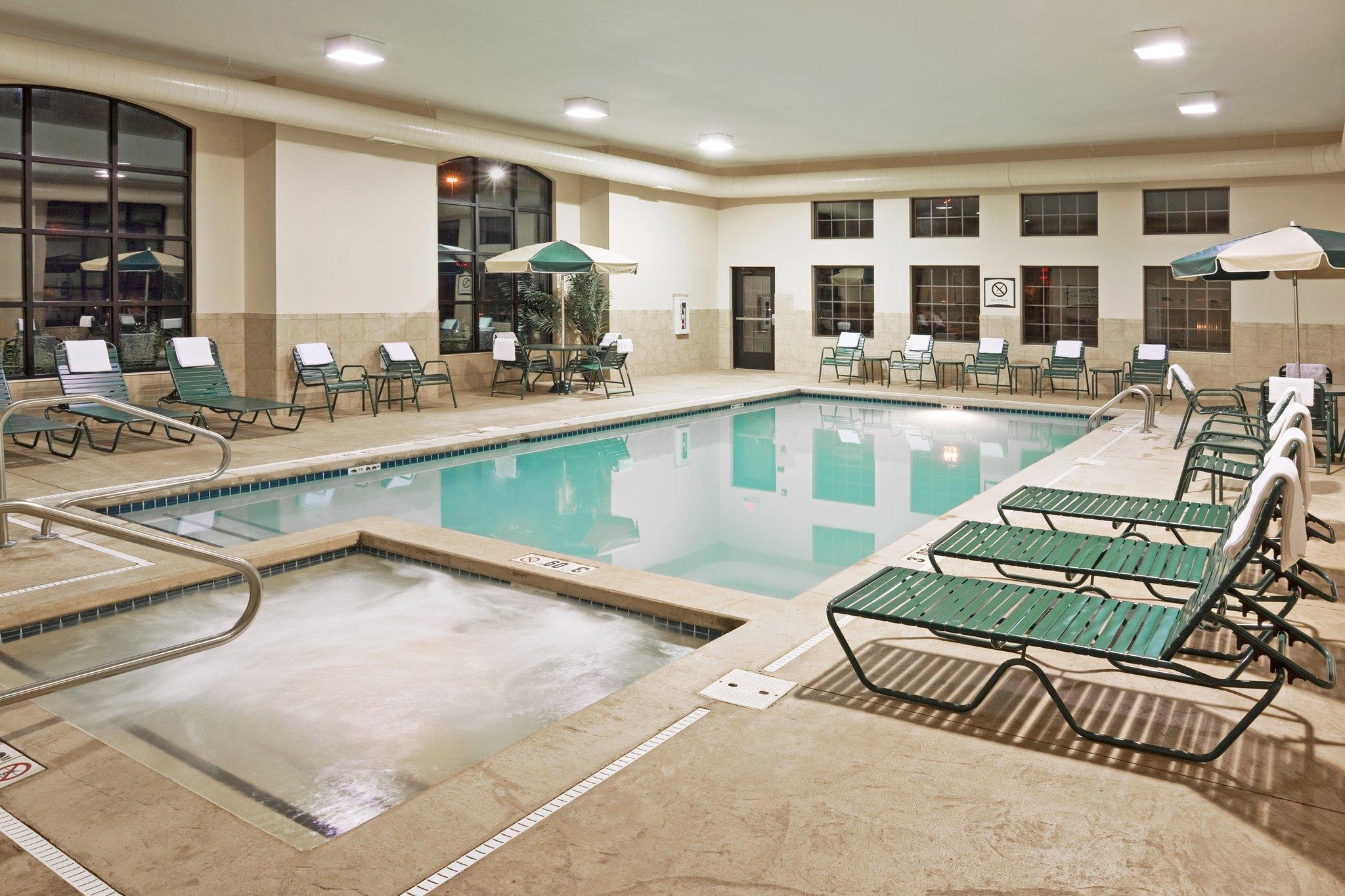 Staybridge Suites Akron-Stow-Cuyahoga Falls By Ihg Eksteriør bilde